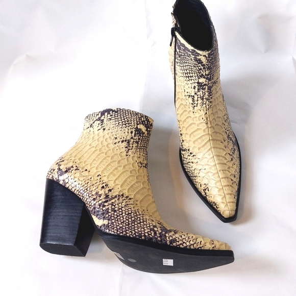 🆕🌿FREE PEOPLE JEFFREY CAMPBELL BOOTIES🌿 - Picture 2 of 16